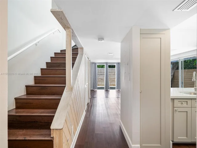 2945 Bridgeport Ave # L, Miami FL 33133