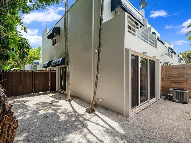 2945 Bridgeport Ave # L, Miami FL 33133