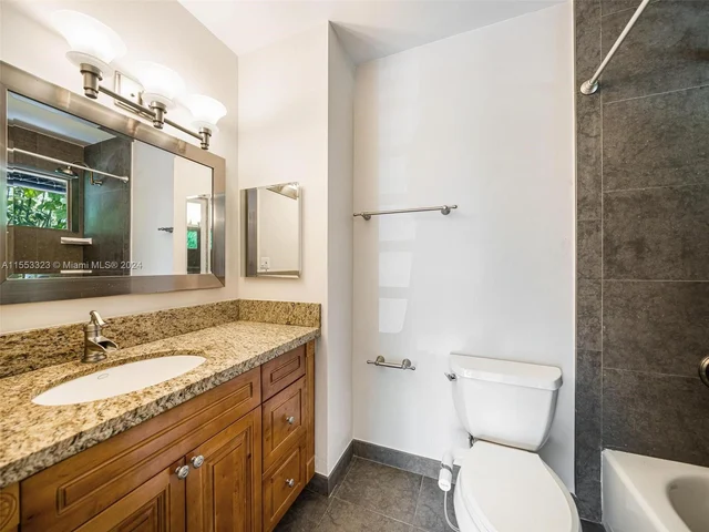 2945 Bridgeport Ave # L, Miami FL 33133