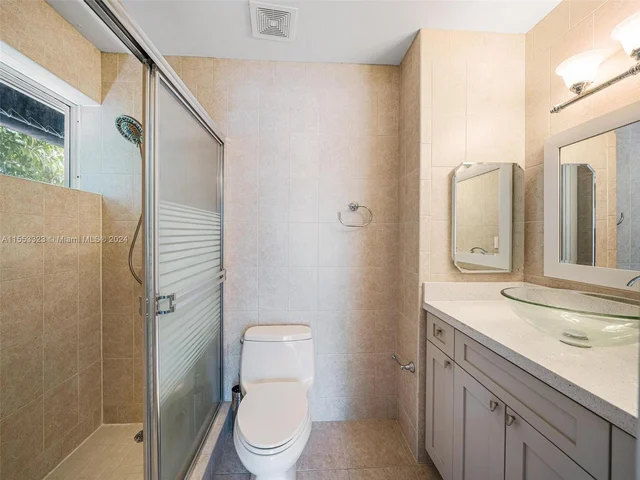 2945 Bridgeport Ave # L, Miami FL 33133