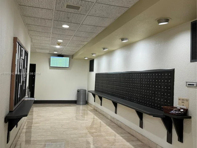 2750 NE 183rd St # 503, Aventura FL 33160