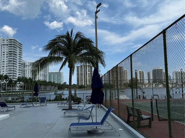 2750 NE 183rd St # 503, Aventura FL 33160