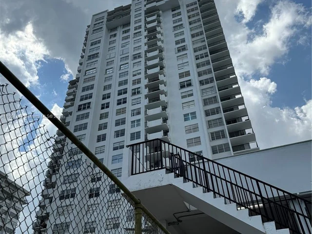 2750 NE 183rd St # 503, Aventura FL 33160