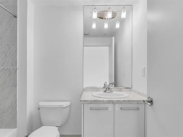 253 NE 2nd St # 2902, Miami FL 33132