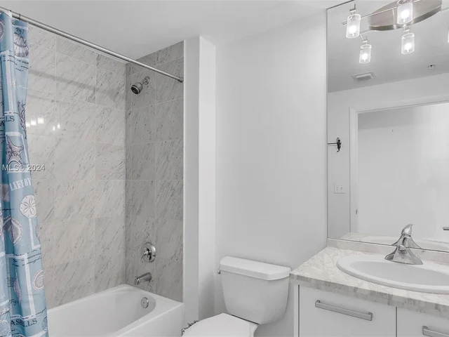 253 NE 2nd St # 2902, Miami FL 33132