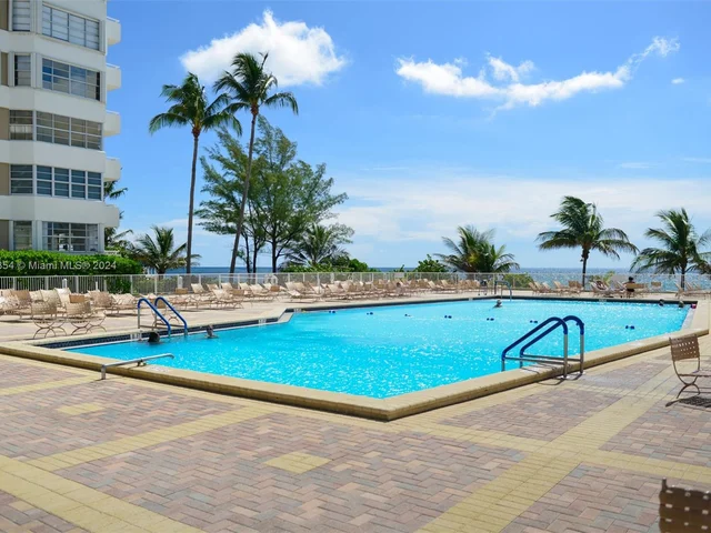 1980 S Ocean Dr # 18K, Hallandale Beach FL 33009