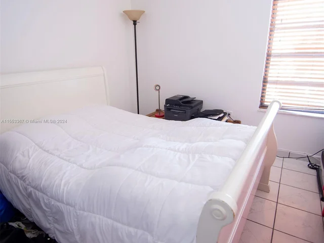 9686 Fontainebleau Blvd # 201, Miami FL 33172