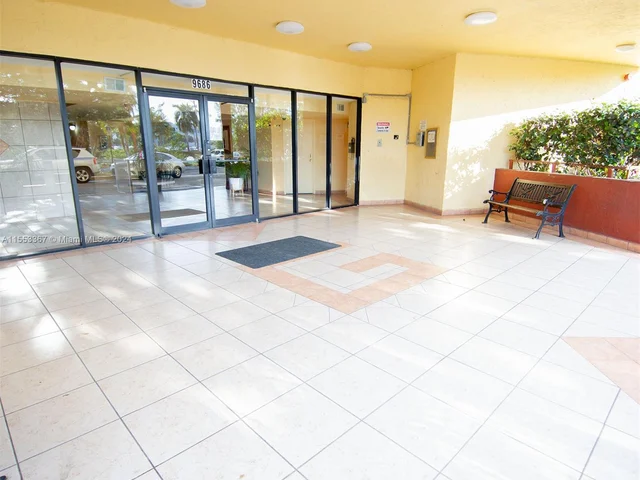 9686 Fontainebleau Blvd # 201, Miami FL 33172