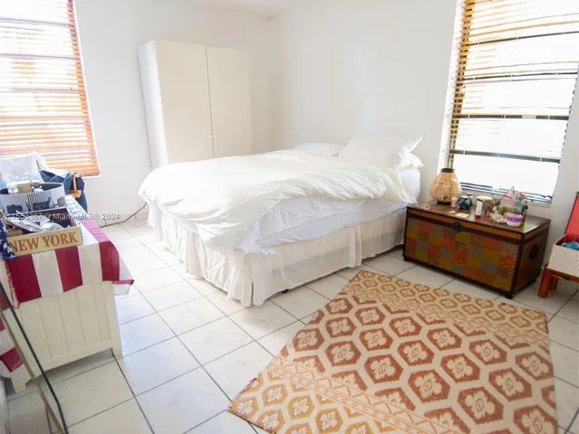 9686 Fontainebleau Blvd # 201, Miami FL 33172