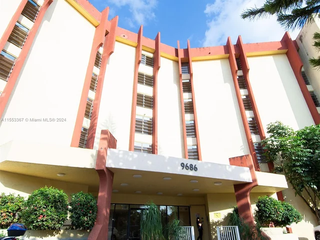 9686 Fontainebleau Blvd # 201, Miami FL 33172