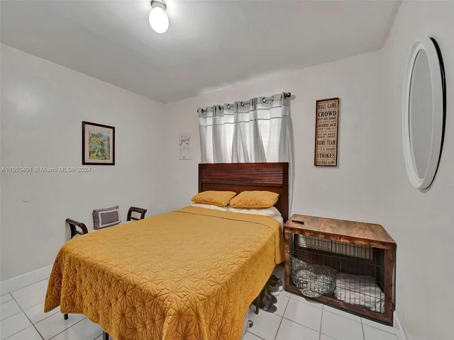 6140 NW 181st Terr Cir N, Hialeah FL 33015