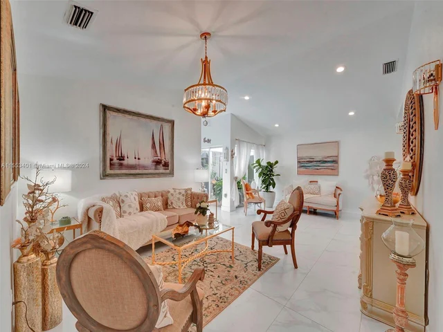 6140 NW 181st Terr Cir N, Hialeah FL 33015