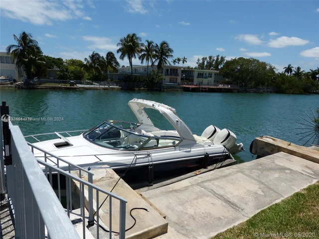 200 S Shore Dr # 8, Miami Beach FL 33141