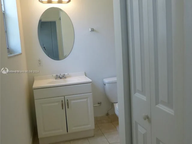 200 S Shore Dr # 8, Miami Beach FL 33141