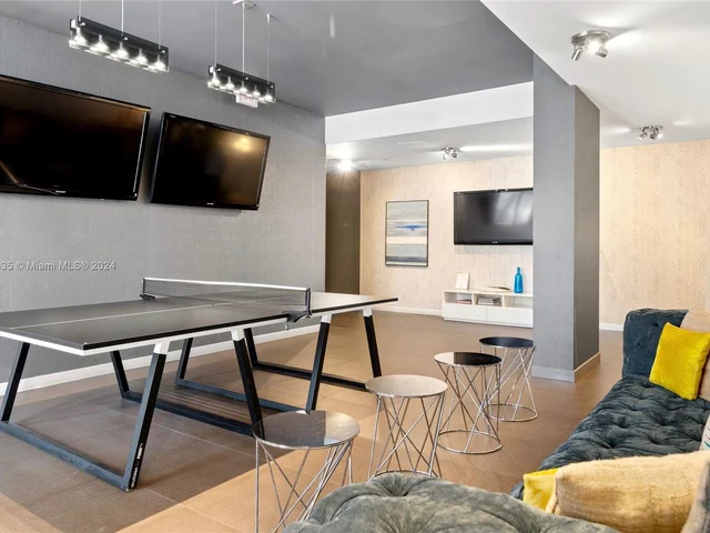 2100 Park Ave # 109, Miami Beach FL 33139