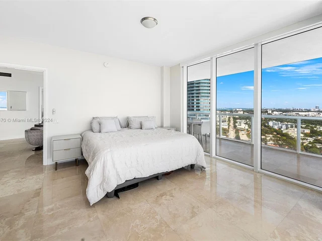 450 Alton Rd # 3010, Miami Beach FL 33139