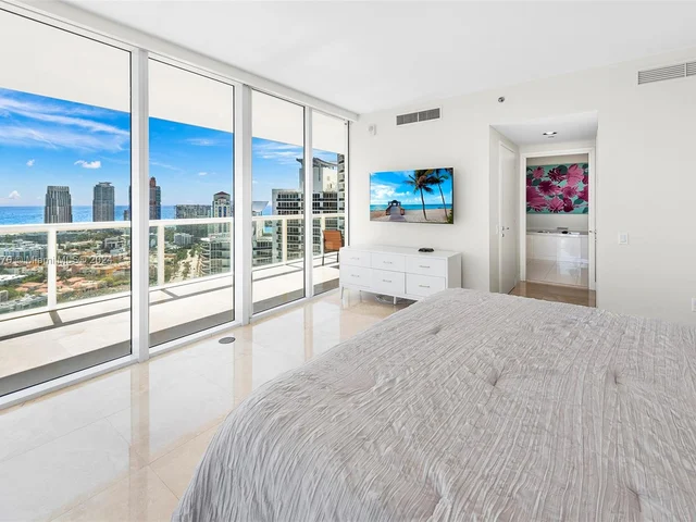 450 Alton Rd # 3010, Miami Beach FL 33139