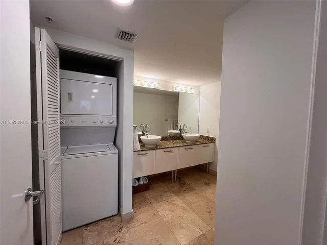 41 SE 5th St # 1507, Miami FL 33131