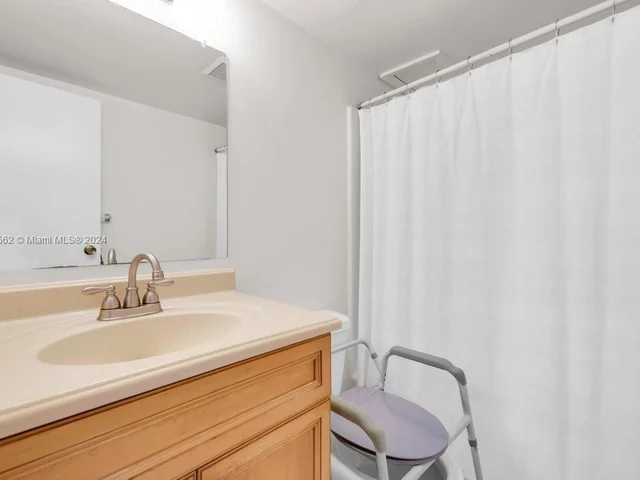 1750 NW 3rd Ter # 104C, Fort Lauderdale FL 33311