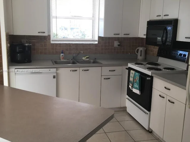 17801 N Bay Rd # 503, Sunny Isles Beach FL 33160