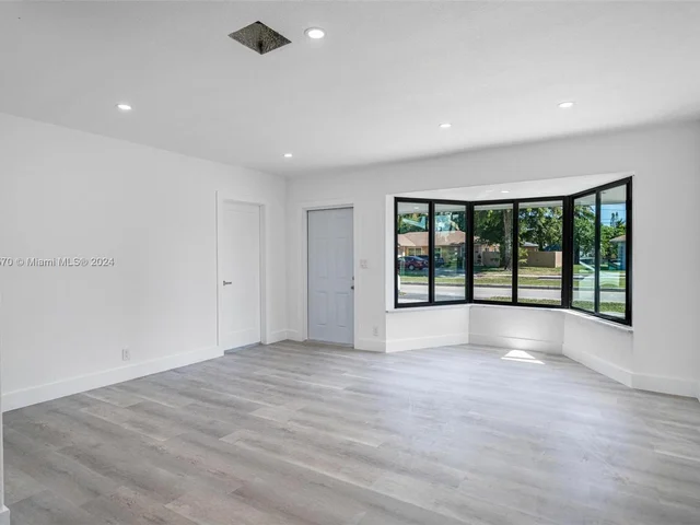 1521 NW 55th Ave, Lauderhill FL 33313