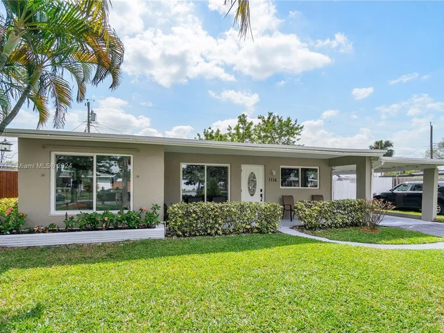 1116 E River Dr, Margate FL 33063