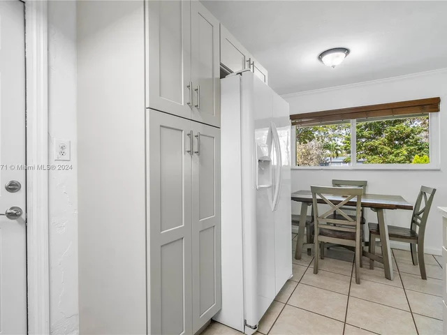 1116 E River Dr, Margate FL 33063