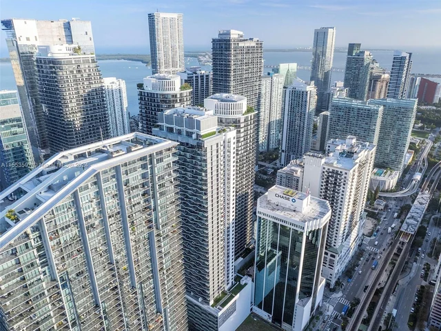 45 SW 9th St # 2203, Miami FL 33130