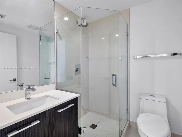 45 SW 9th St # 2203, Miami FL 33130