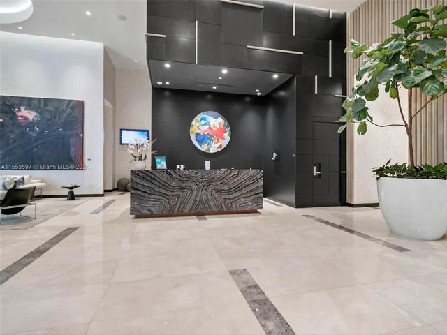 45 SW 9th St # 2203, Miami FL 33130