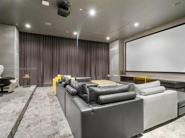 45 SW 9th St # 2203, Miami FL 33130