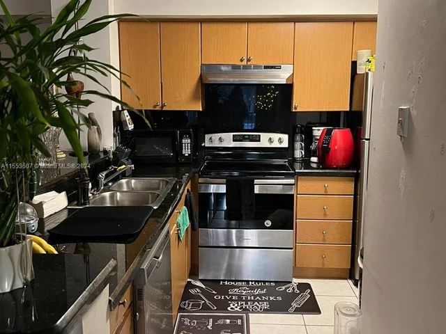 530 S Park Rd # 11, Hollywood FL 33021