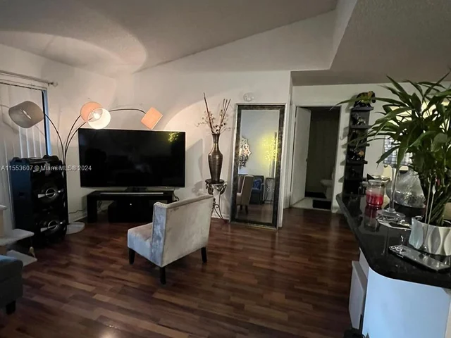 530 S Park Rd # 11, Hollywood FL 33021