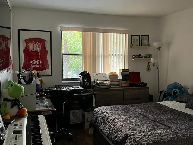 530 S Park Rd # 11, Hollywood FL 33021