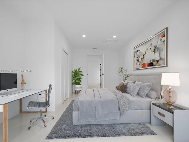 200 SE 7th St, Dania Beach FL 33004