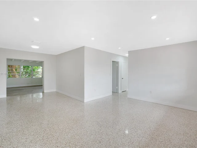 920 NW 201st St, Miami Gardens FL 33169