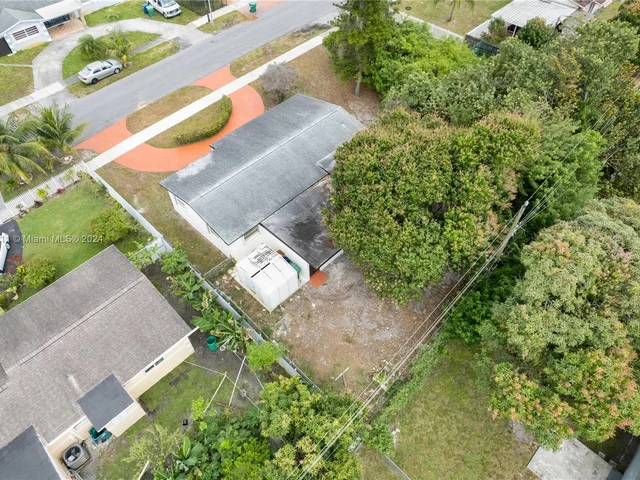 920 NW 201st St, Miami Gardens FL 33169