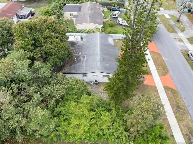 920 NW 201st St, Miami Gardens FL 33169