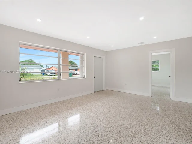 920 NW 201st St, Miami Gardens FL 33169