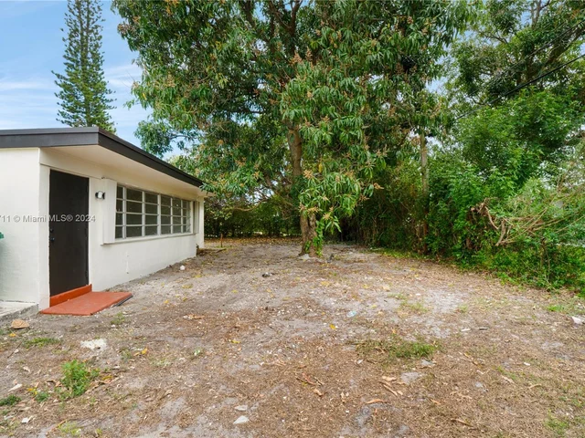 920 NW 201st St, Miami Gardens FL 33169