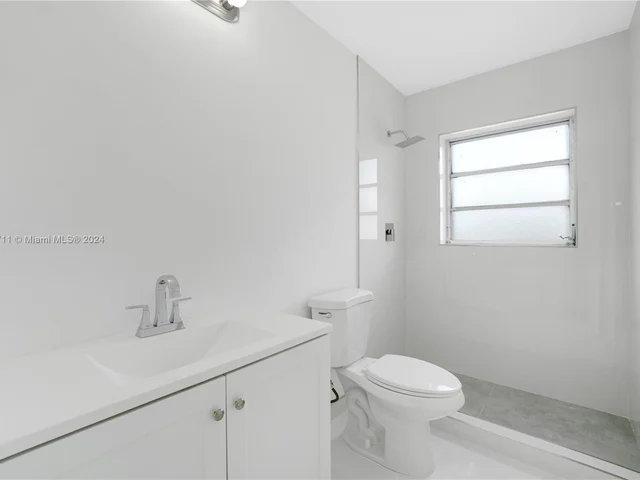 920 NW 201st St, Miami Gardens FL 33169