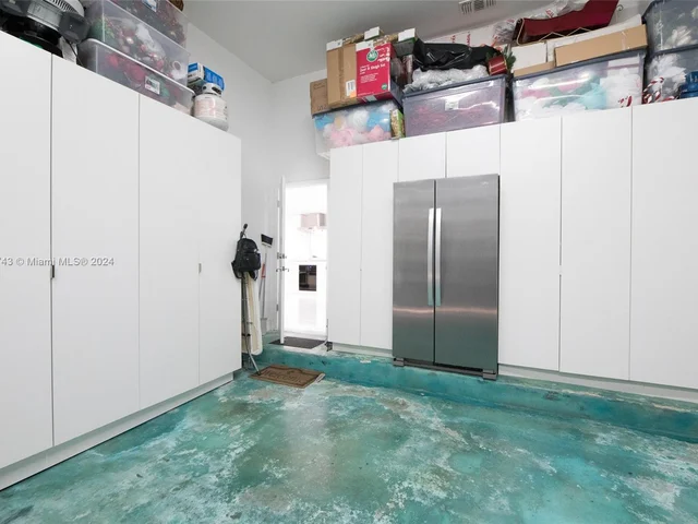 6681 SW 155th Ave, Miami FL 33193