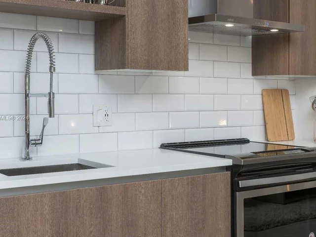 340 SE 3rd St # 2003, Miami FL 33131