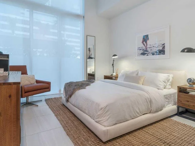 340 SE 3rd St # 2003, Miami FL 33131