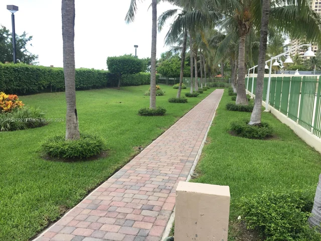 2899 Collins Ave # 531, Miami Beach FL 33140