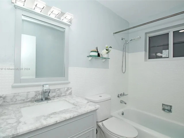 531 SW 70th Ave, Pembroke Pines FL 33023