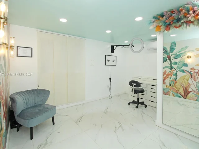 531 SW 70th Ave, Pembroke Pines FL 33023