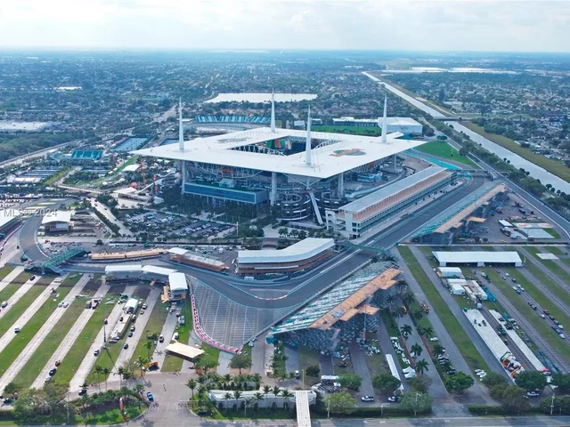 531 SW 70th Ave, Pembroke Pines FL 33023