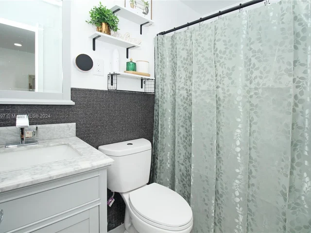 531 SW 70th Ave, Pembroke Pines FL 33023