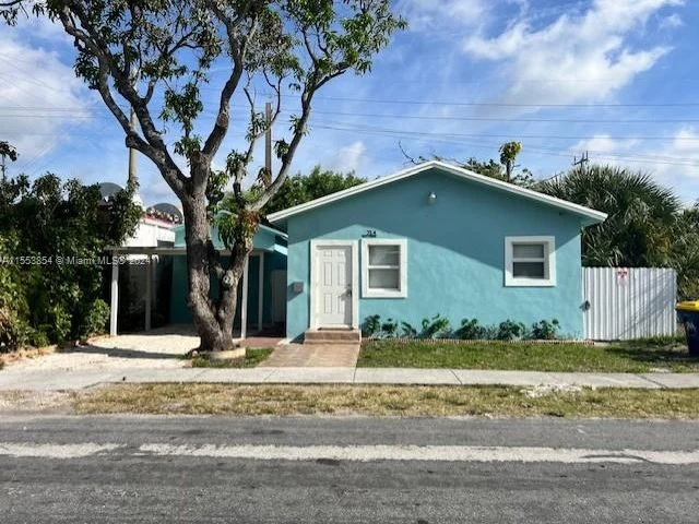 214 SW 2nd Ter, Dania Beach FL 33004